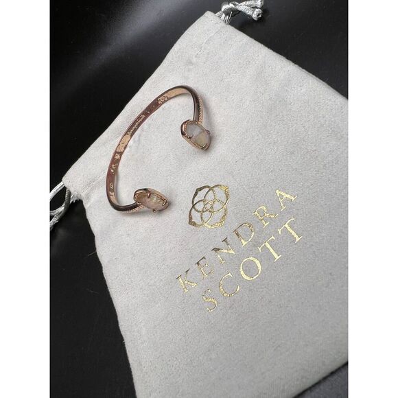 Kendra Scott Elton Moonstone Pinch Bracelet - Picture 3 of 7